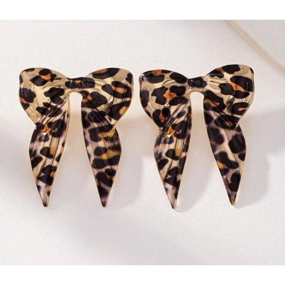 Cheetah Print Bow Stud Earrings Leopard - Picture 1 of 2